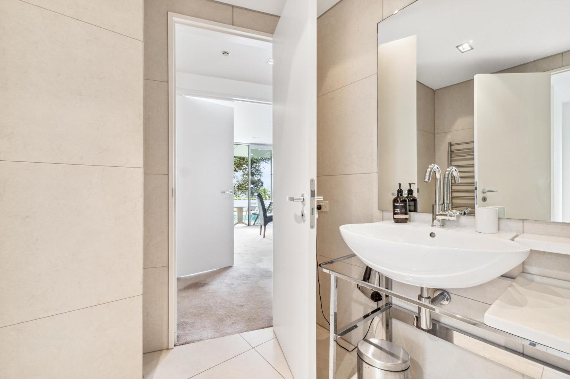 Вилла Sentinel Beach House - Auckland Holiday Retreat Экстерьер фото