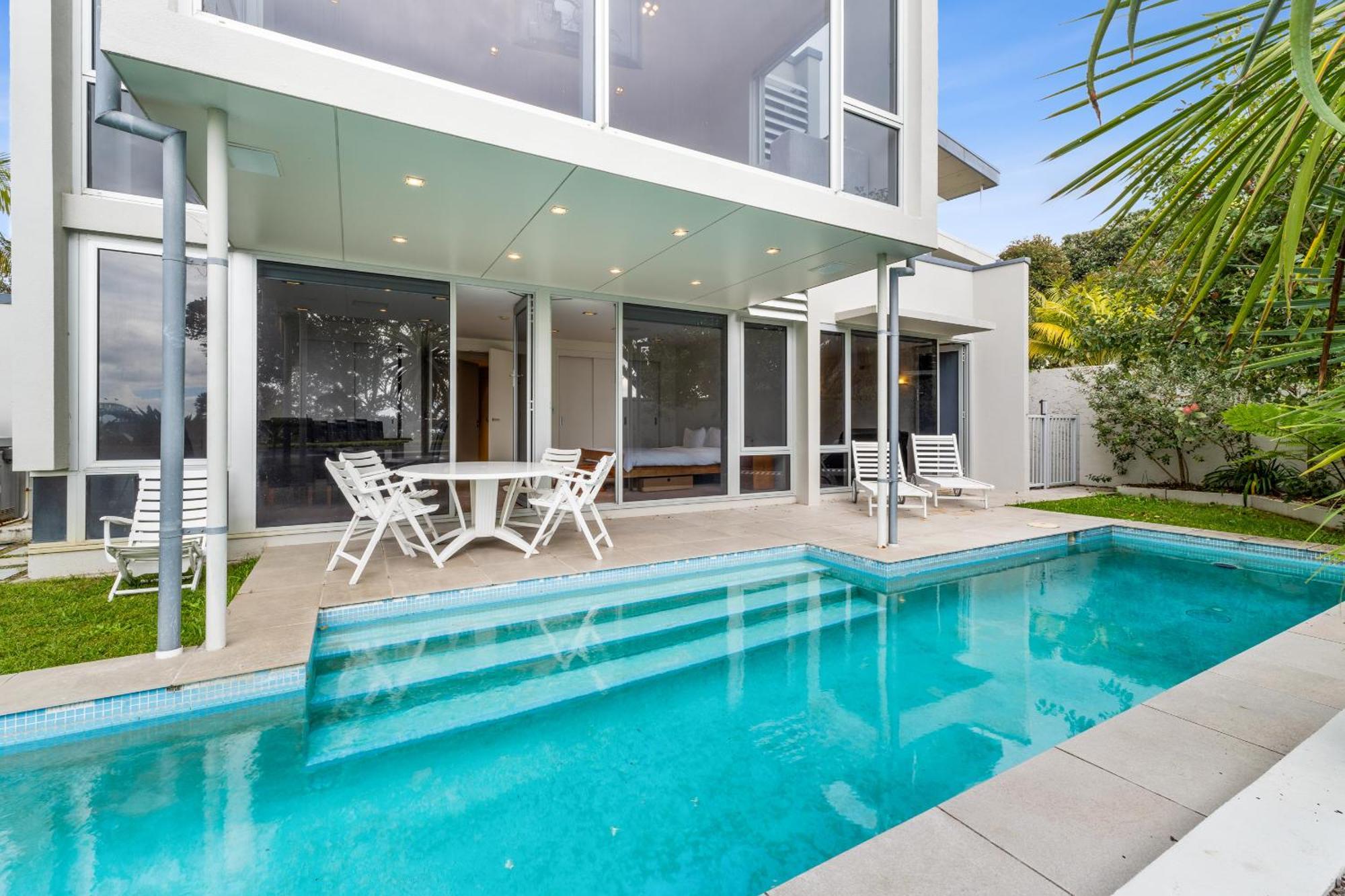 Вилла Sentinel Beach House - Auckland Holiday Retreat Экстерьер фото