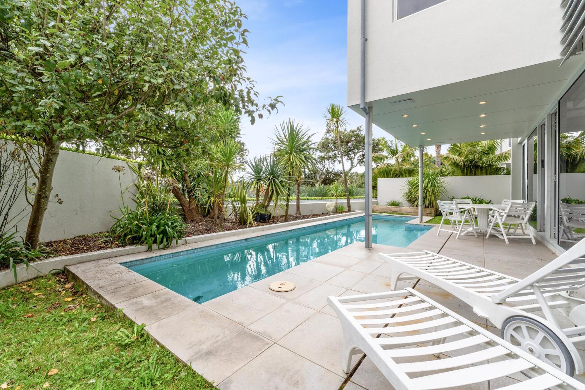 Вилла Sentinel Beach House - Auckland Holiday Retreat Экстерьер фото